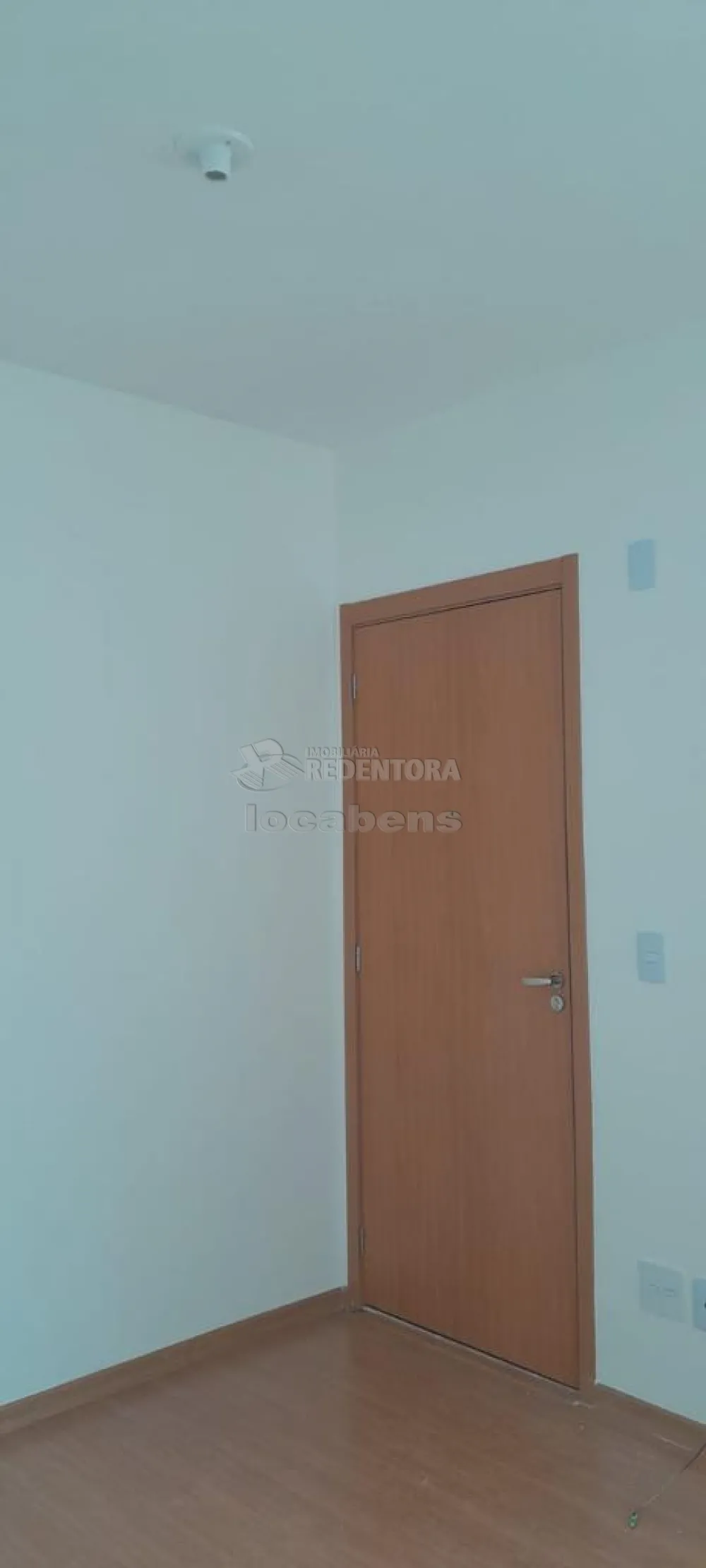 Alugar Apartamento / Padrão em São José do Rio Preto R$ 700,00 - Foto 3