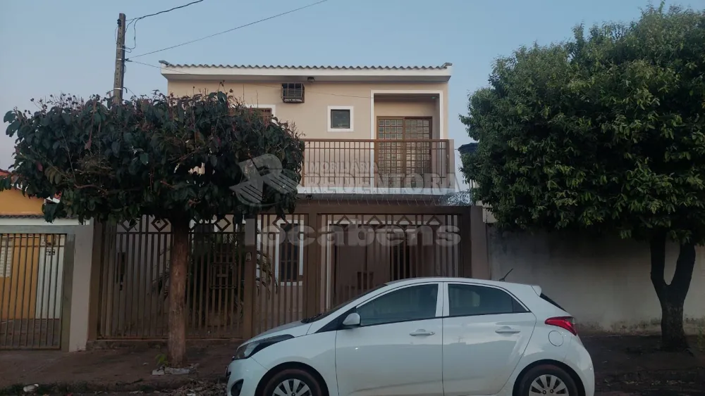 Alugar Casa / Padrão em São José do Rio Preto R$ 2.000,00 - Foto 1