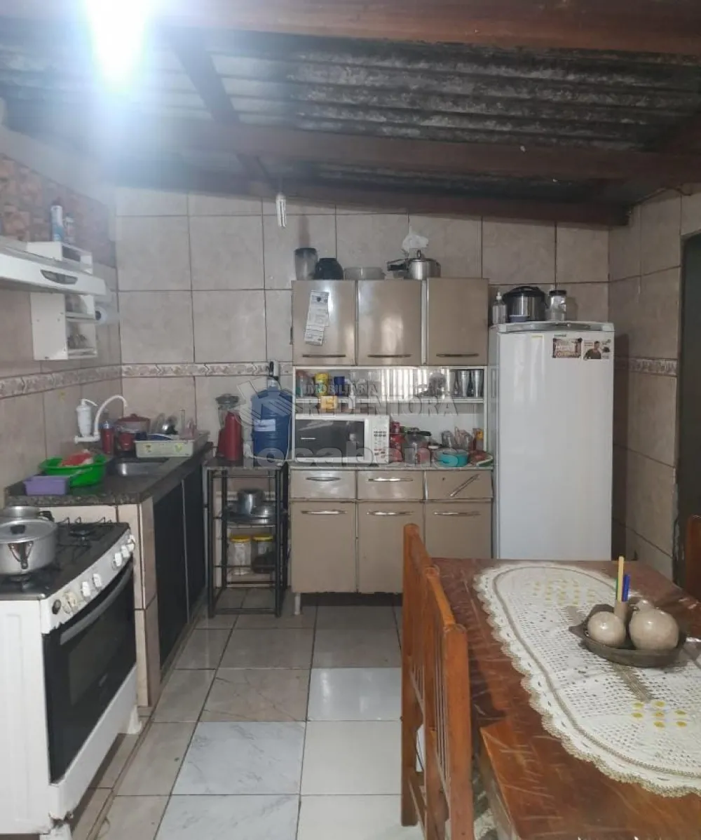 Comprar Casa / Padrão em São José do Rio Preto R$ 190.000,00 - Foto 4