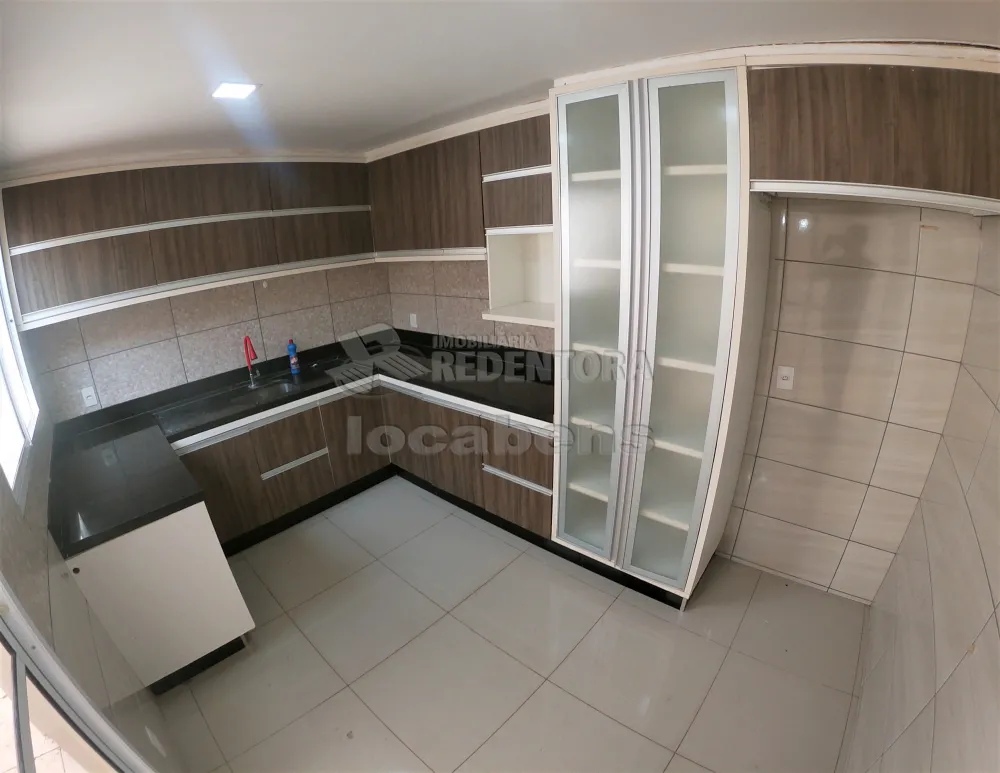 Alugar Casa / Condomínio em São José do Rio Preto R$ 1.400,00 - Foto 4