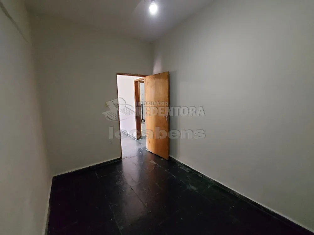Alugar Casa / Padrão em São José do Rio Preto R$ 1.500,00 - Foto 4