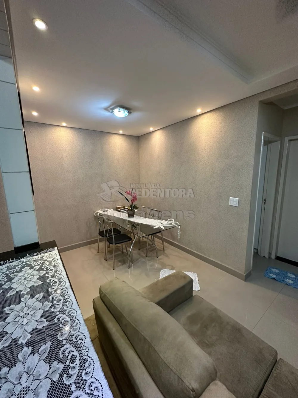 Comprar Apartamento / Padrão em São José do Rio Preto R$ 200.000,00 - Foto 2