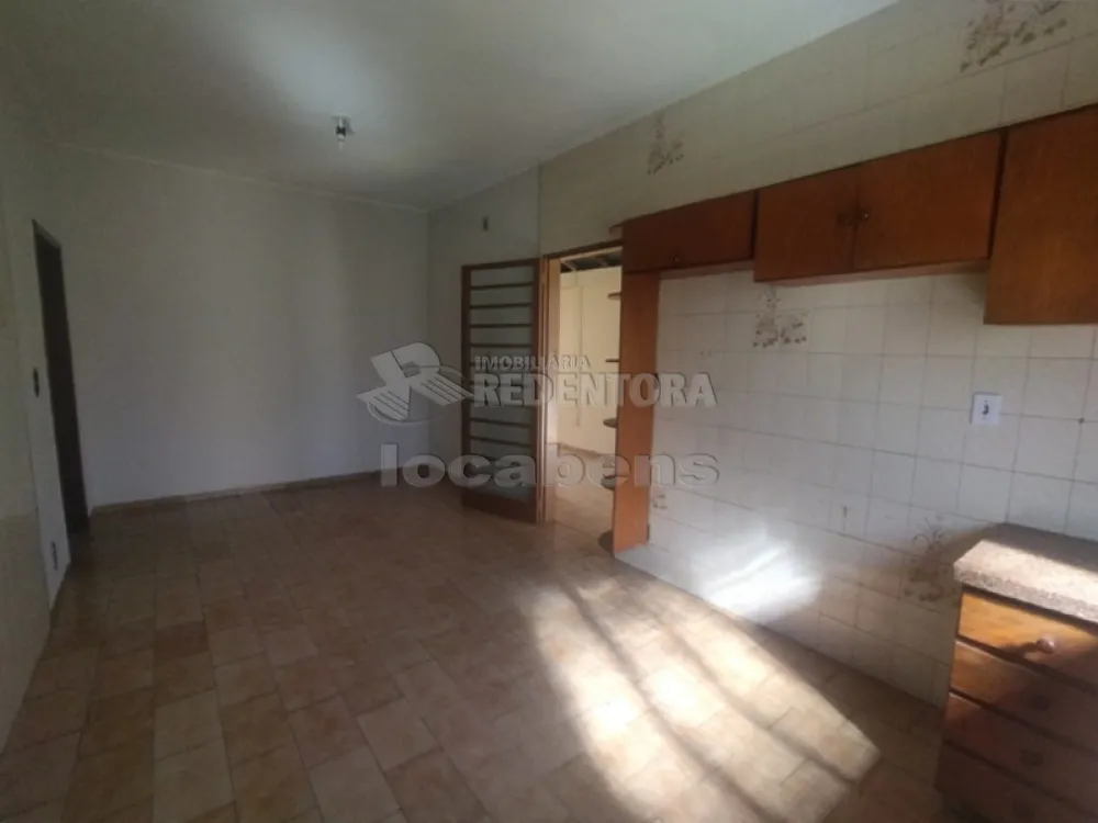 Alugar Casa / Padrão em São José do Rio Preto R$ 2.150,00 - Foto 8