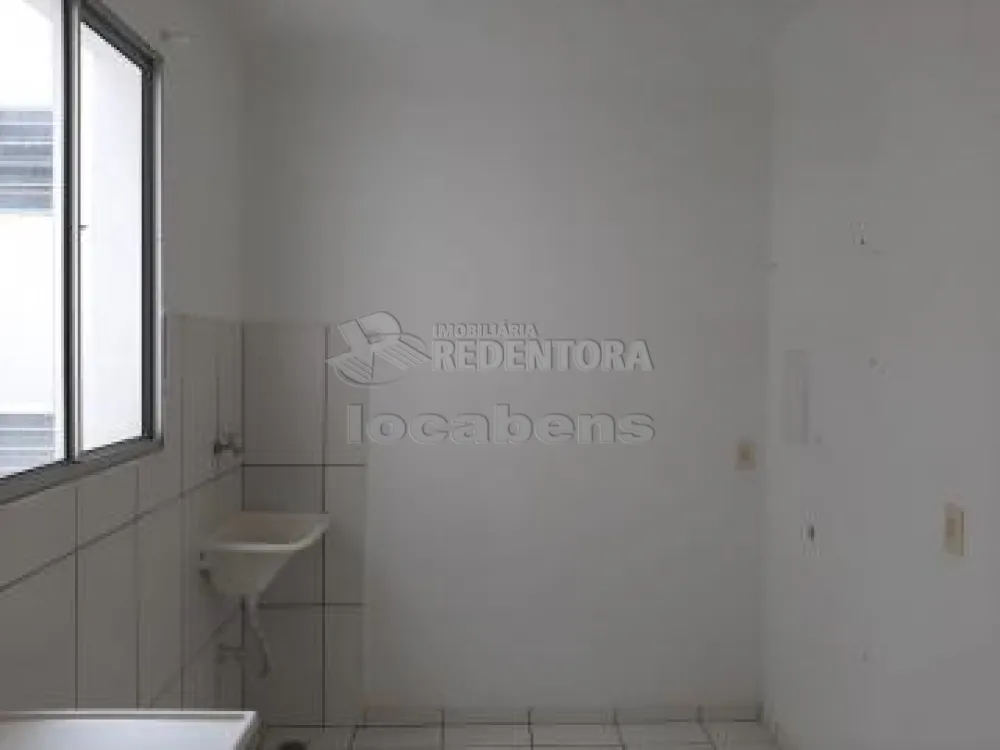 Comprar Apartamento / Padrão em São José do Rio Preto R$ 210.000,00 - Foto 2