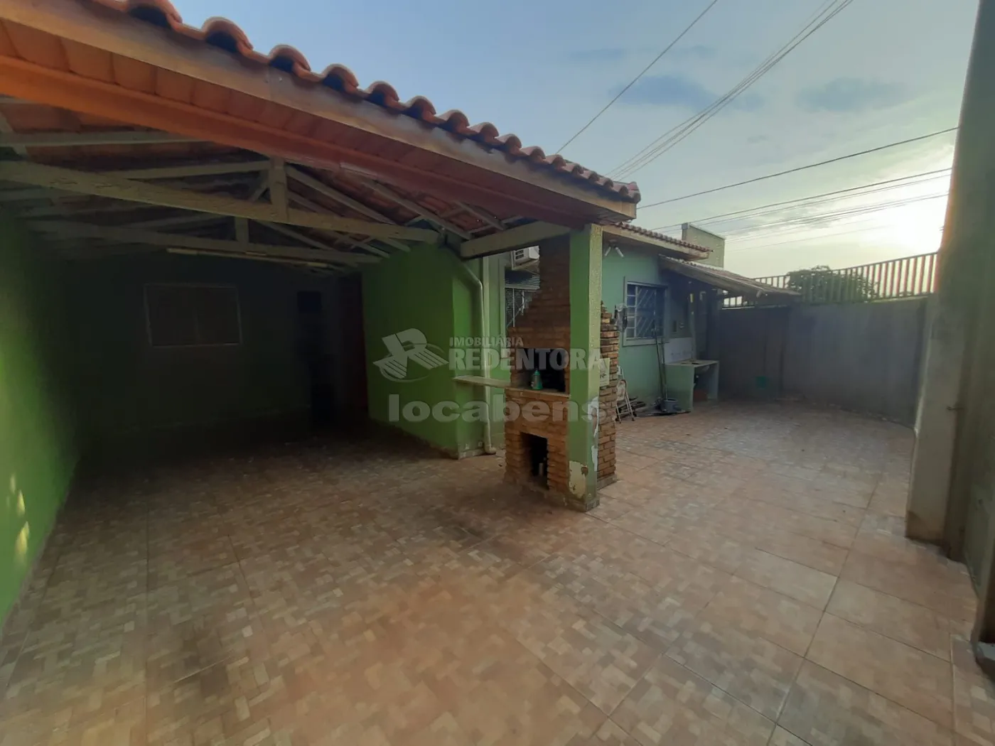 Alugar Casa / Padrão em São José do Rio Preto R$ 1.200,00 - Foto 1