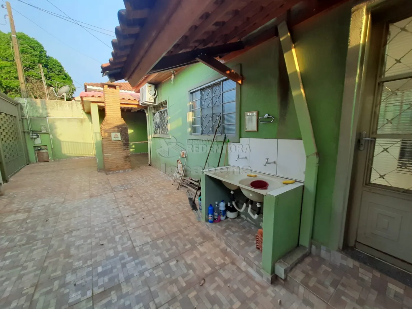 Alugar Casa / Padrão em São José do Rio Preto R$ 1.200,00 - Foto 2