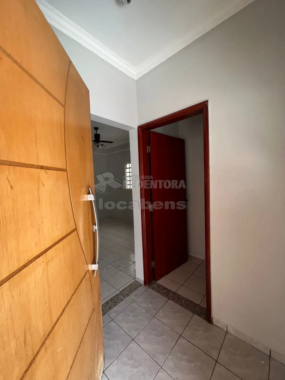 Alugar Casa / Padrão em São José do Rio Preto R$ 1.500,00 - Foto 8