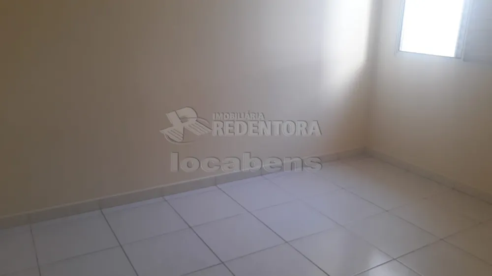 Alugar Casa / Condomínio em São José do Rio Preto R$ 1.250,00 - Foto 17