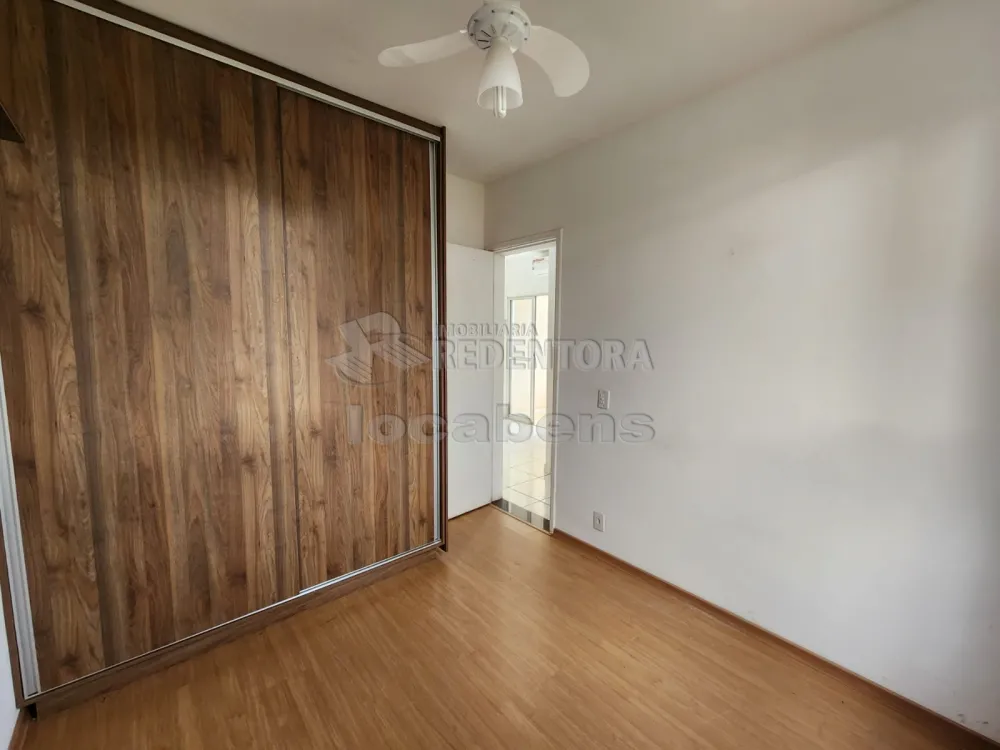 Alugar Apartamento / Padrão em São José do Rio Preto R$ 1.100,00 - Foto 6