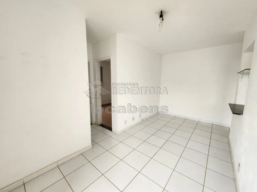 Alugar Apartamento / Padrão em São José do Rio Preto R$ 1.100,00 - Foto 4