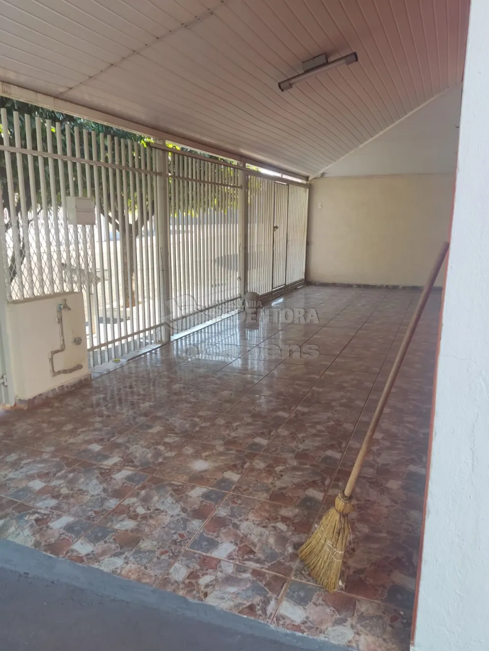 Comprar Casa / Padrão em São José do Rio Preto R$ 350.000,00 - Foto 2