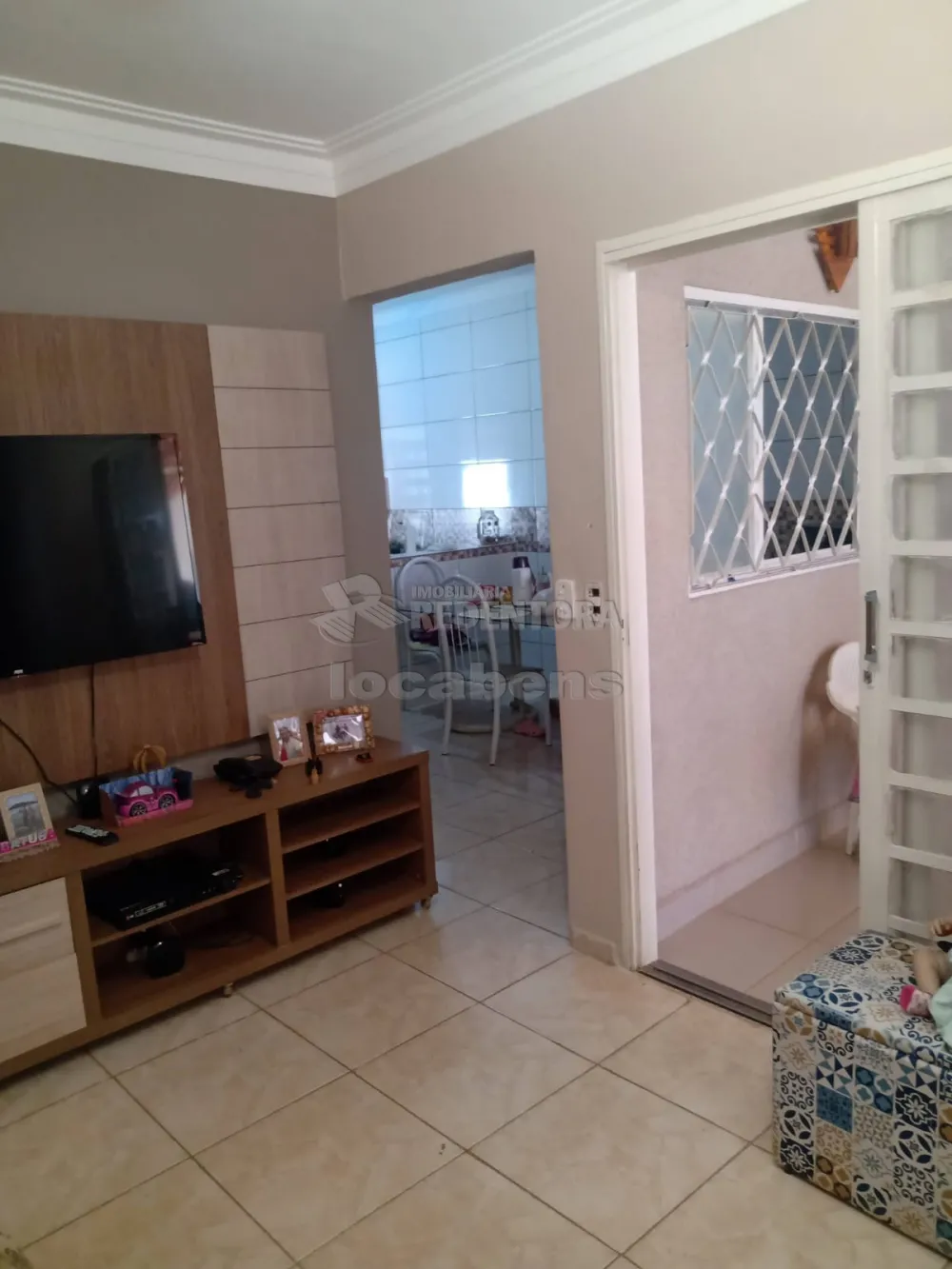 Alugar Casa / Padrão em São José do Rio Preto R$ 1.200,00 - Foto 1