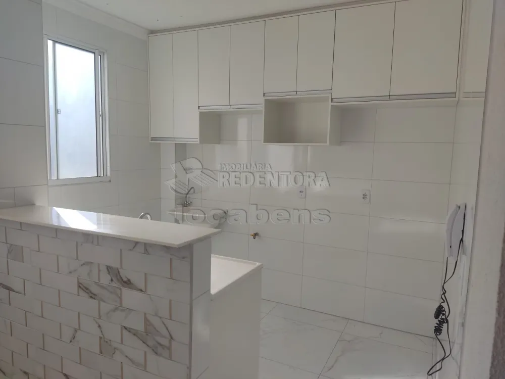 Alugar Apartamento / Padrão em São José do Rio Preto R$ 850,00 - Foto 2