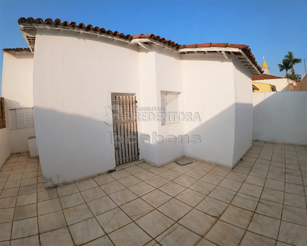 Alugar Casa / Padrão em São José do Rio Preto R$ 2.500,00 - Foto 3