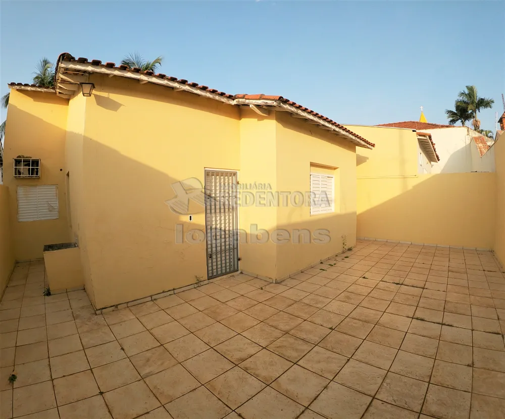 Alugar Casa / Padrão em São José do Rio Preto R$ 2.500,00 - Foto 3