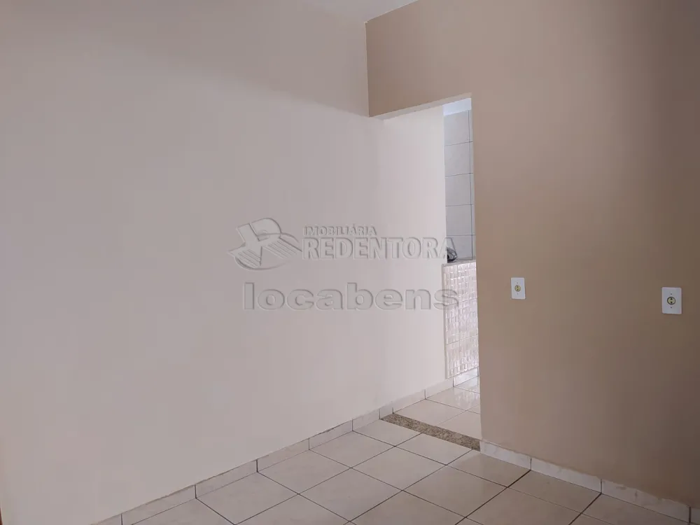 Alugar Casa / Padrão em São José do Rio Preto R$ 1.500,00 - Foto 9