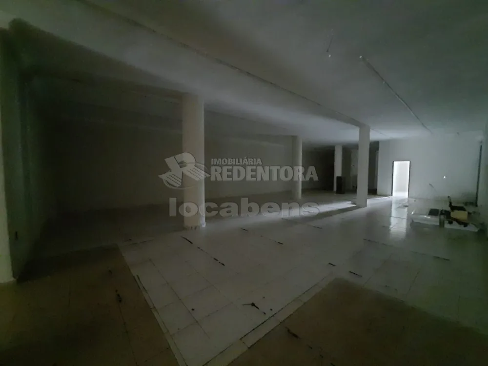 Alugar Comercial / Salão em São José do Rio Preto R$ 15.000,00 - Foto 3