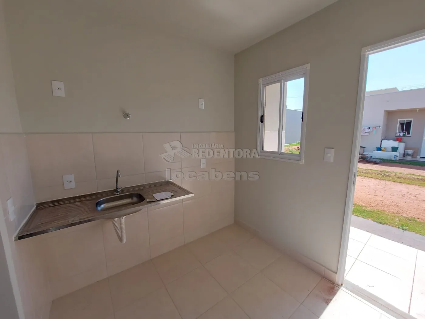Alugar Casa / Condomínio em São José do Rio Preto R$ 800,00 - Foto 3