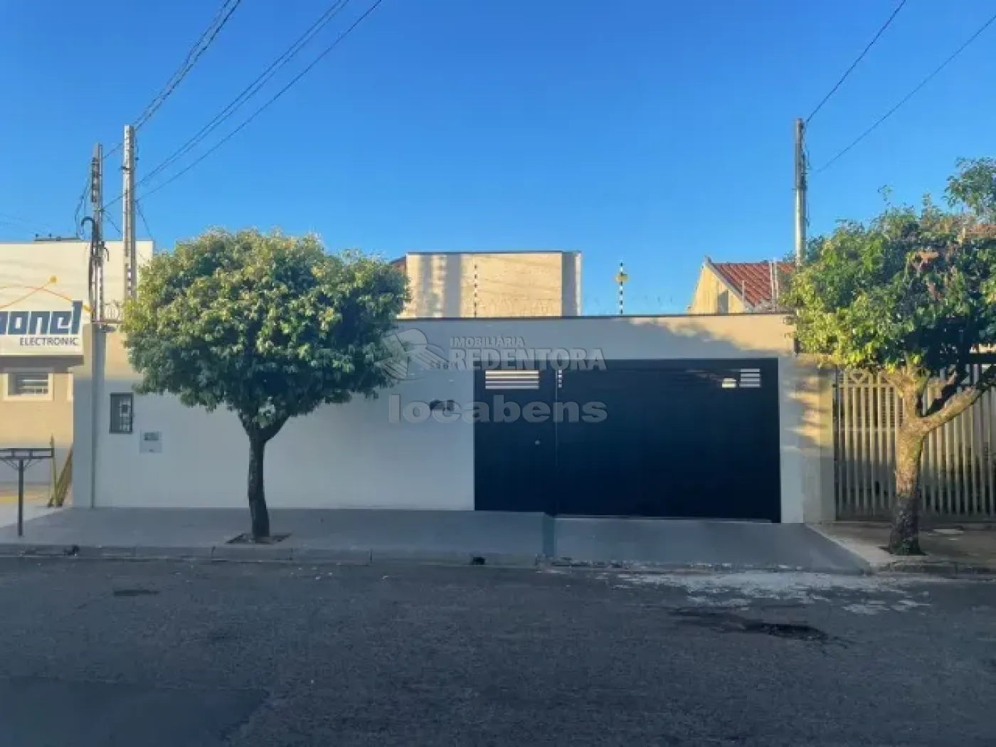Casa à venda com 2 quartos, 73m² - Foto 1
