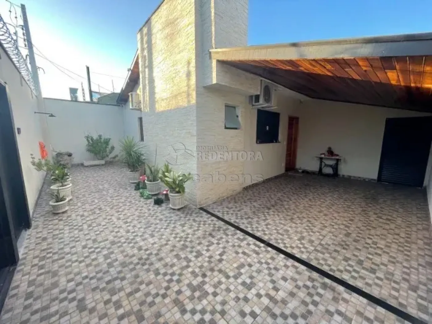 Casa à venda com 2 quartos, 73m² - Foto 2