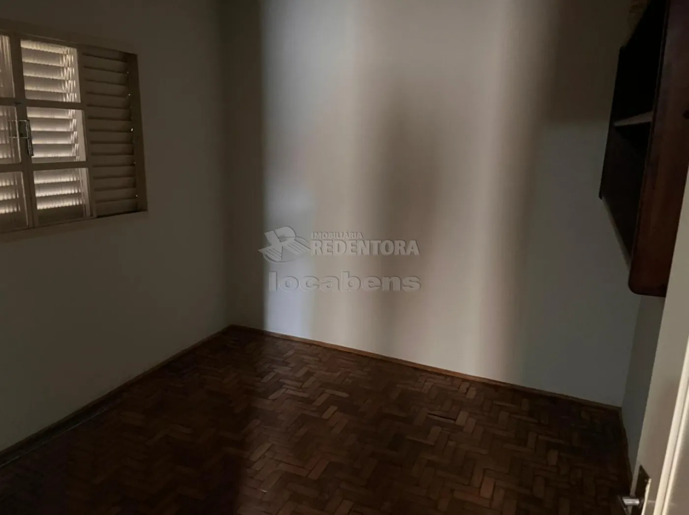 Alugar Casa / Padrão em São José do Rio Preto R$ 1.100,00 - Foto 4