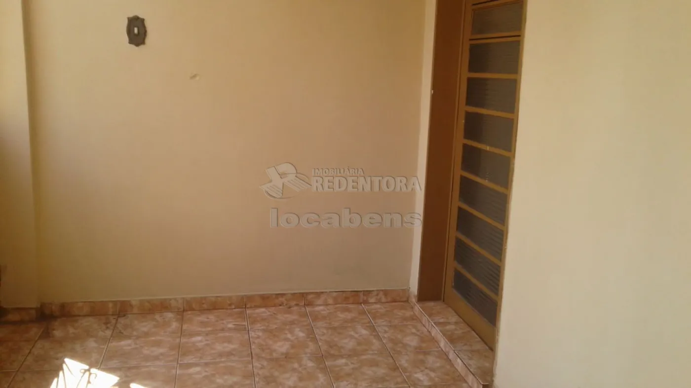 Alugar Casa / Padrão em São José do Rio Preto R$ 1.200,00 - Foto 4