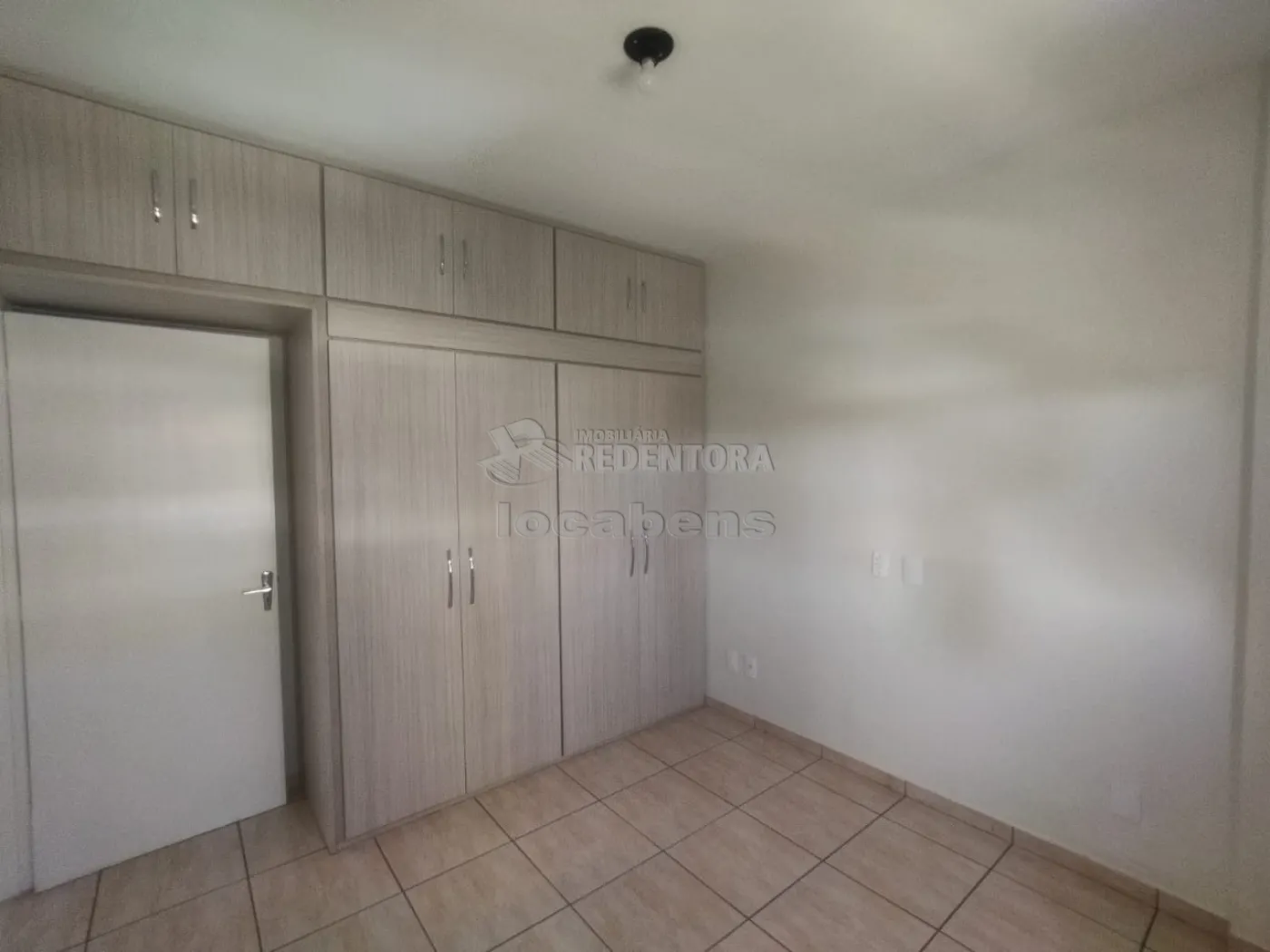 Alugar Apartamento / Padrão em São José do Rio Preto R$ 800,00 - Foto 9