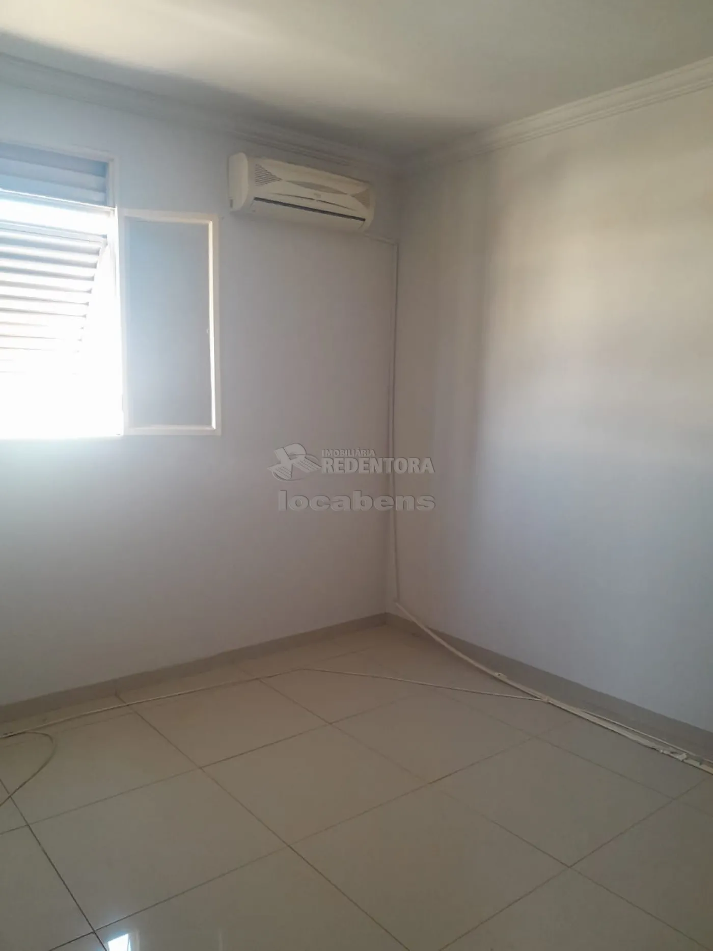 Alugar Apartamento / Padrão em São José do Rio Preto R$ 1.000,00 - Foto 4