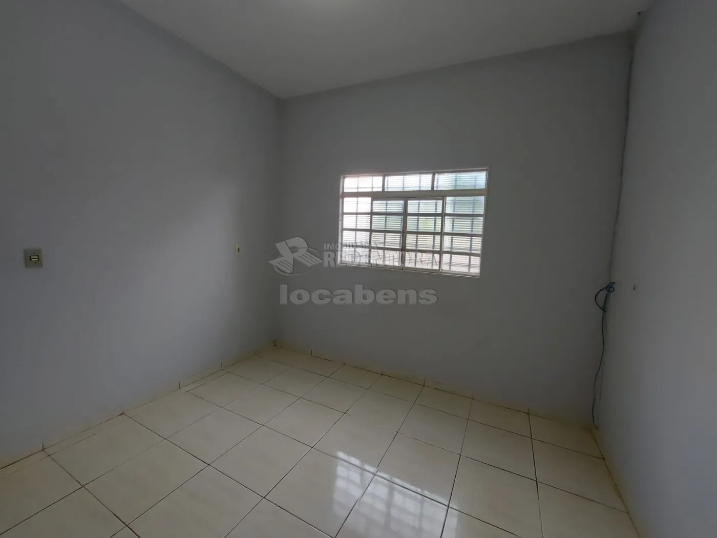 Alugar Casa / Padrão em São José do Rio Preto R$ 1.150,00 - Foto 2
