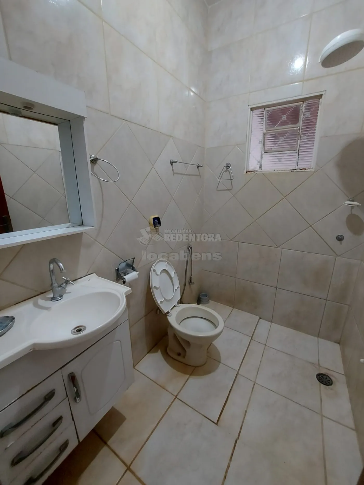 Alugar Casa / Padrão em São José do Rio Preto R$ 1.150,00 - Foto 4