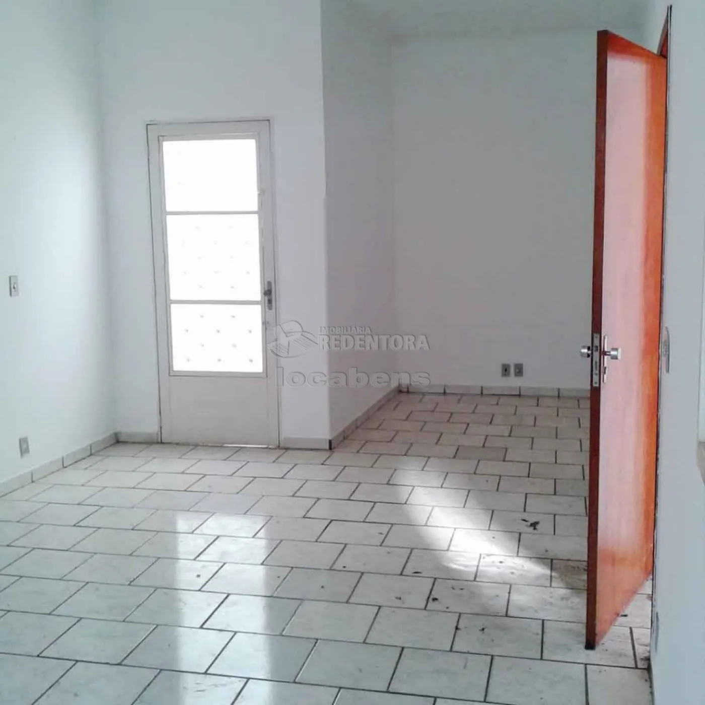 Comprar Casa / Padrão em São José do Rio Preto R$ 240.000,00 - Foto 3