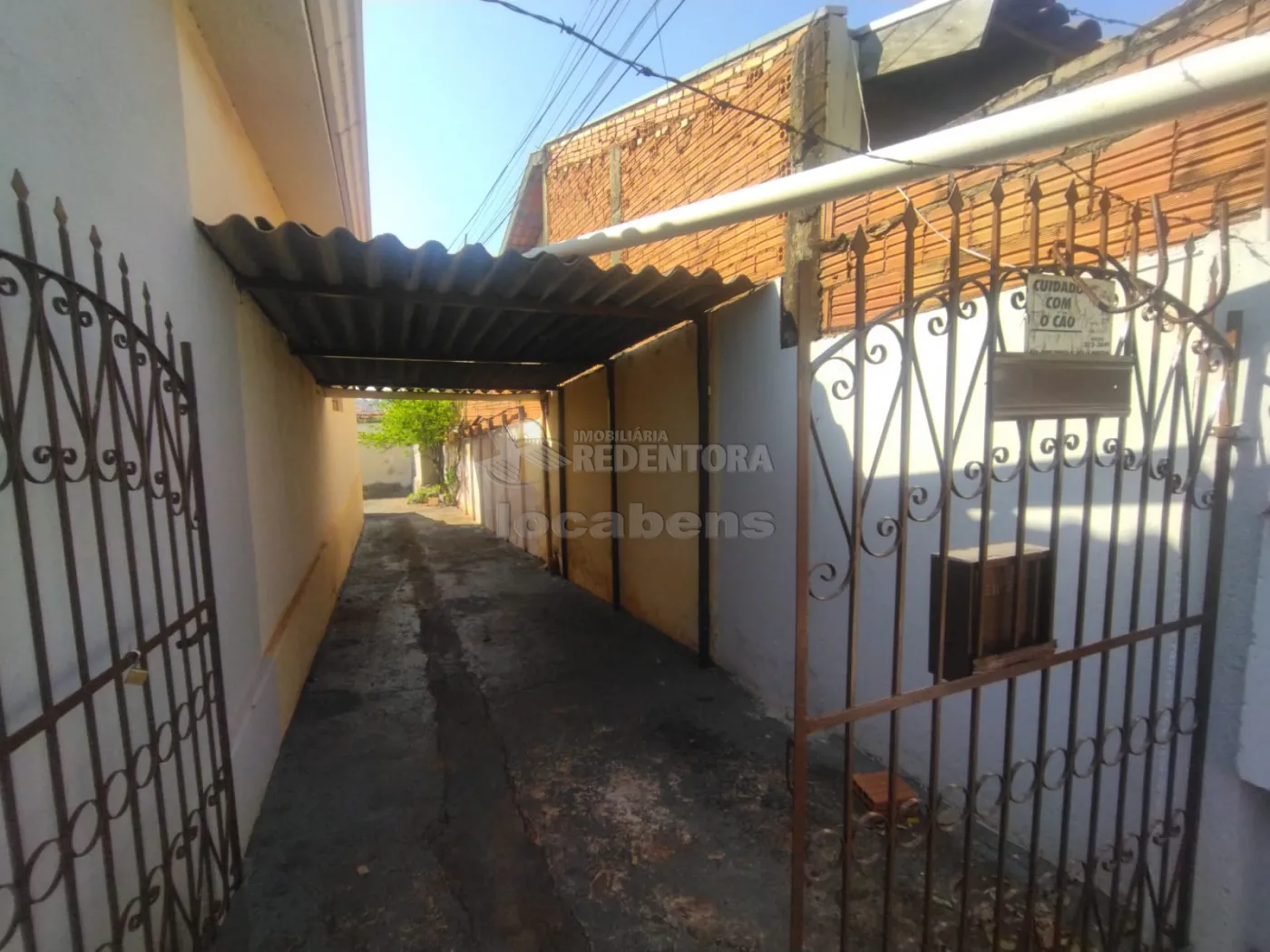 Alugar Casa / Padrão em São José do Rio Preto R$ 500,00 - Foto 1