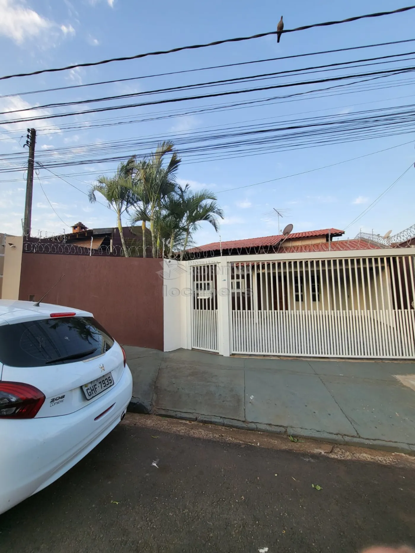 Comprar Casa / Padrão em São José do Rio Preto R$ 410.000,00 - Foto 1