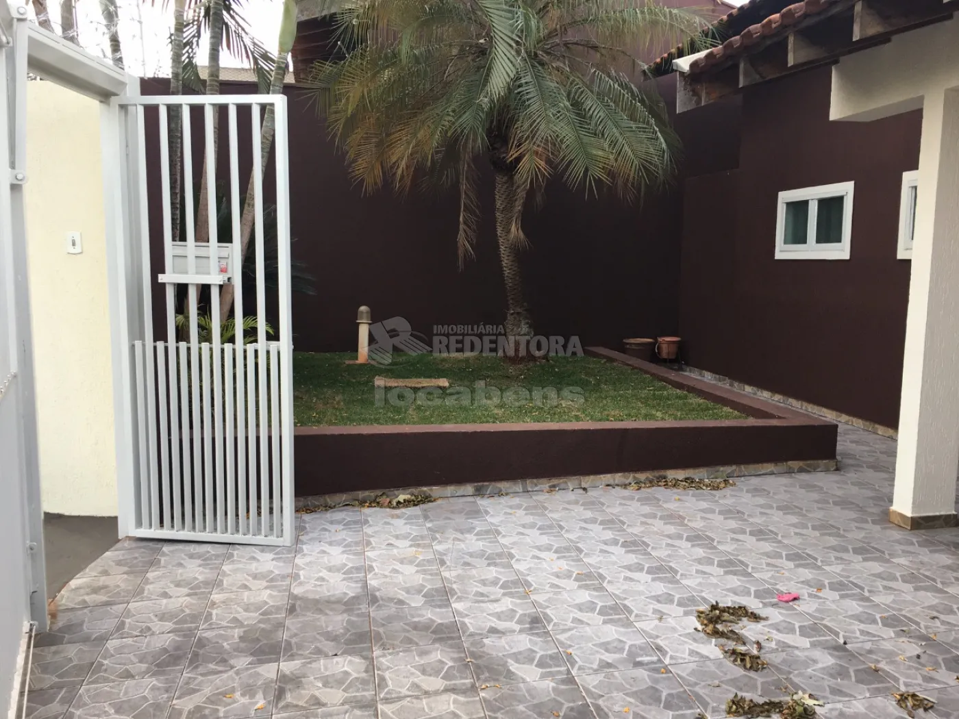 Comprar Casa / Padrão em São José do Rio Preto R$ 410.000,00 - Foto 2