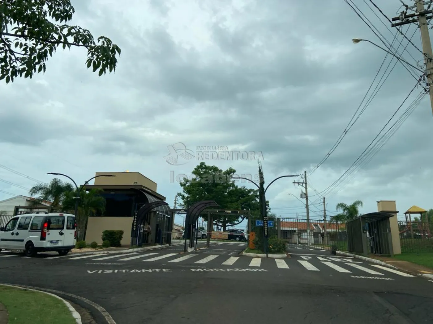 Alugar Casa / Condomínio em São José do Rio Preto R$ 1.500,00 - Foto 1