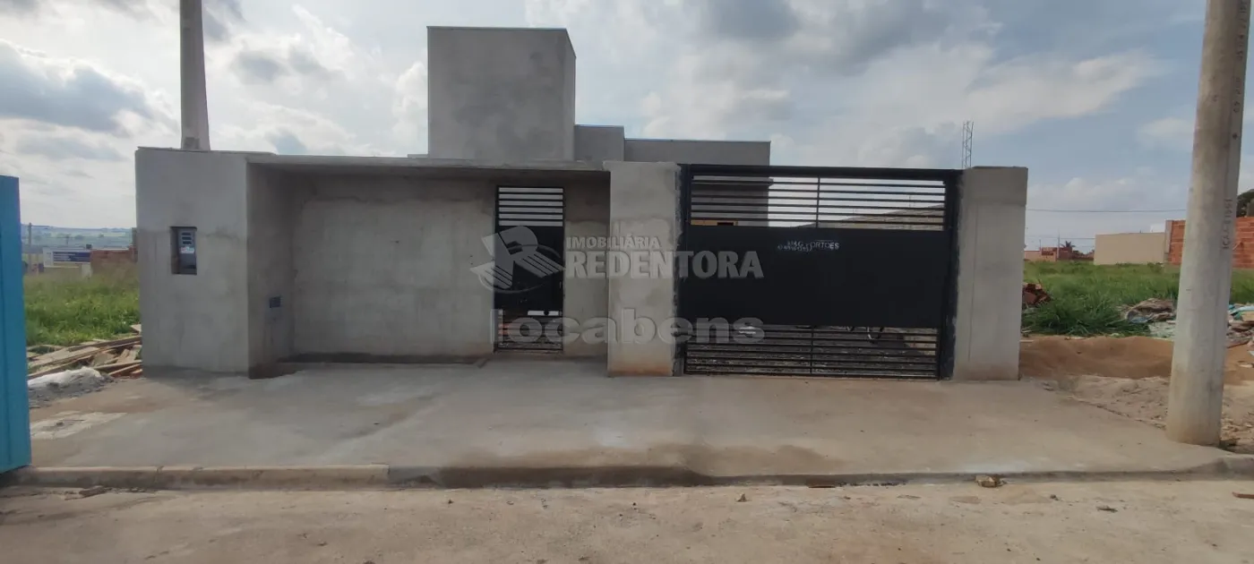 Casa à venda com 2 quartos, 200m² - Foto 1