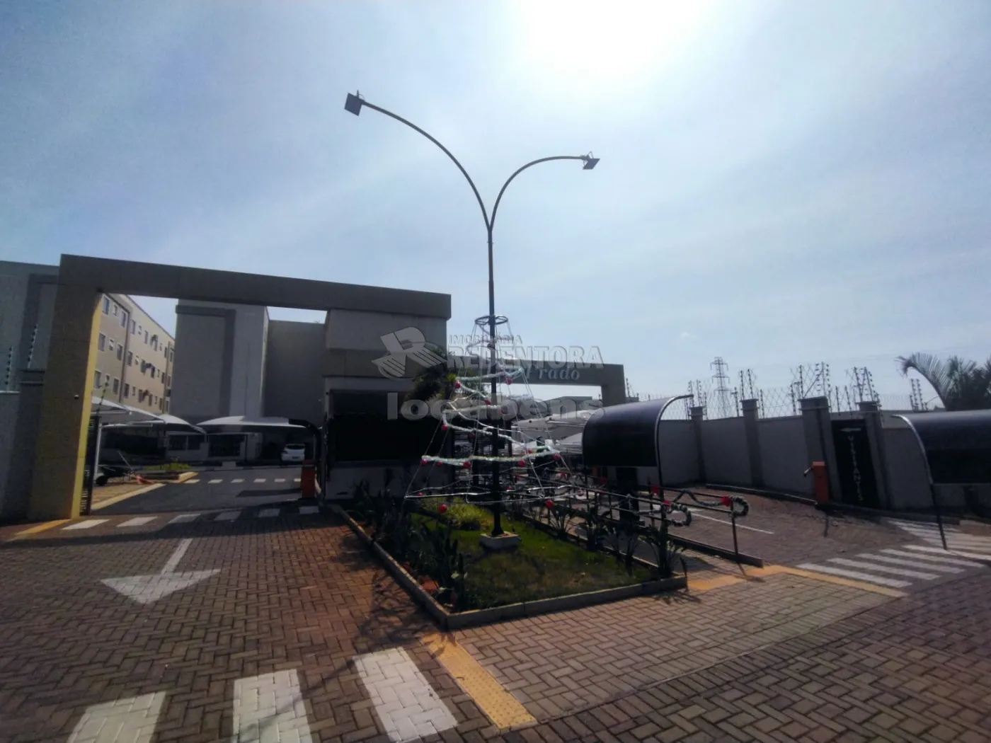 Alugar Apartamento / Padrão em São José do Rio Preto R$ 1.100,00 - Foto 1