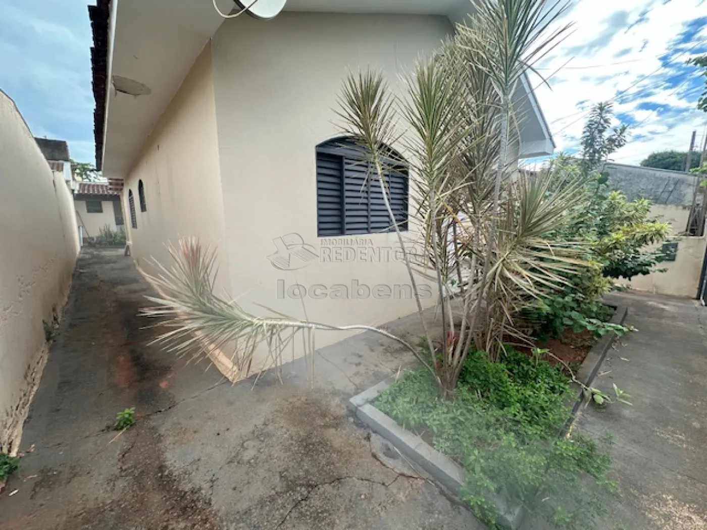 Comprar Casa / Padrão em São José do Rio Preto R$ 250.000,00 - Foto 3