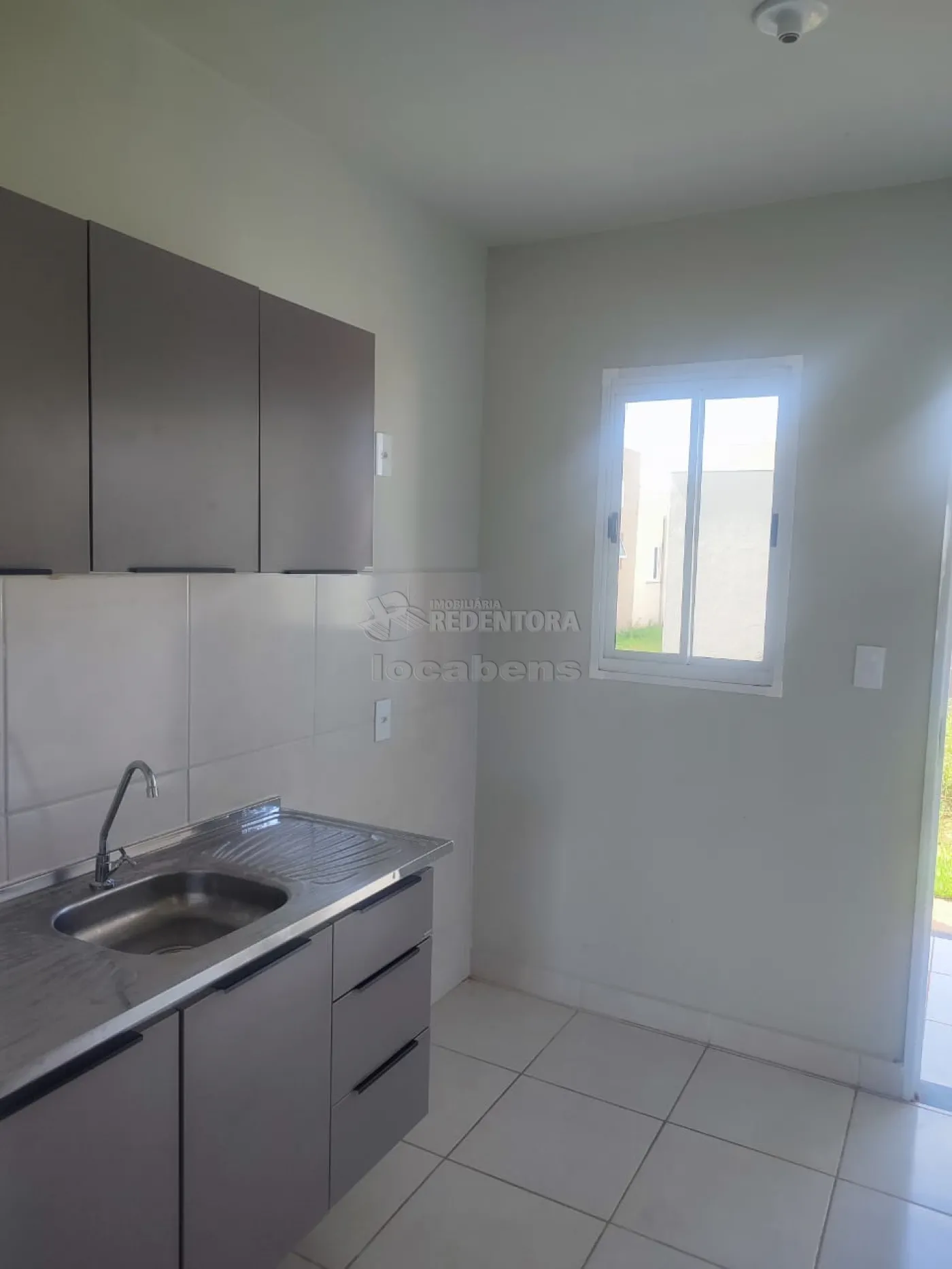 Alugar Casa / Condomínio em São José do Rio Preto R$ 800,00 - Foto 3