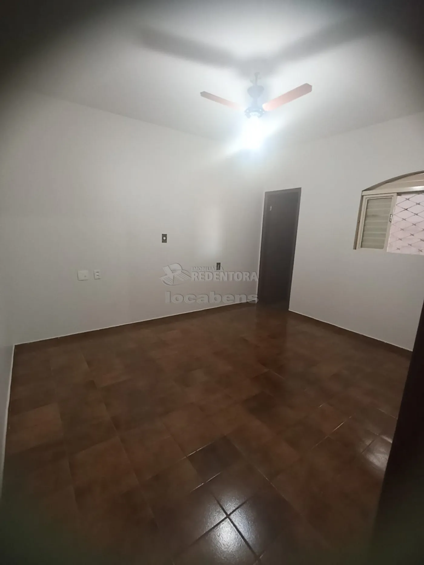 Alugar Casa / Padrão em São José do Rio Preto R$ 1.400,00 - Foto 9