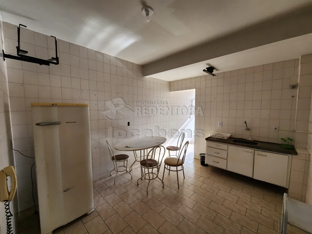 Alugar Apartamento / Padrão em São José do Rio Preto R$ 900,00 - Foto 3