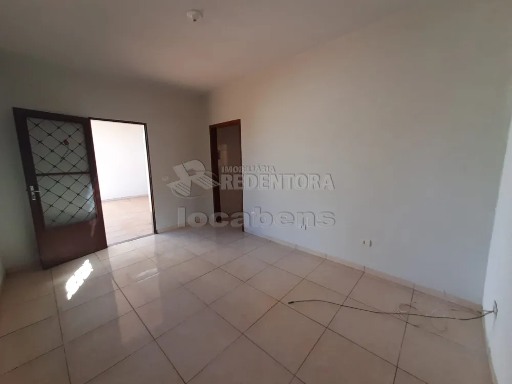 Alugar Casa / Padrão em Guapiaçu R$ 1.140,00 - Foto 4