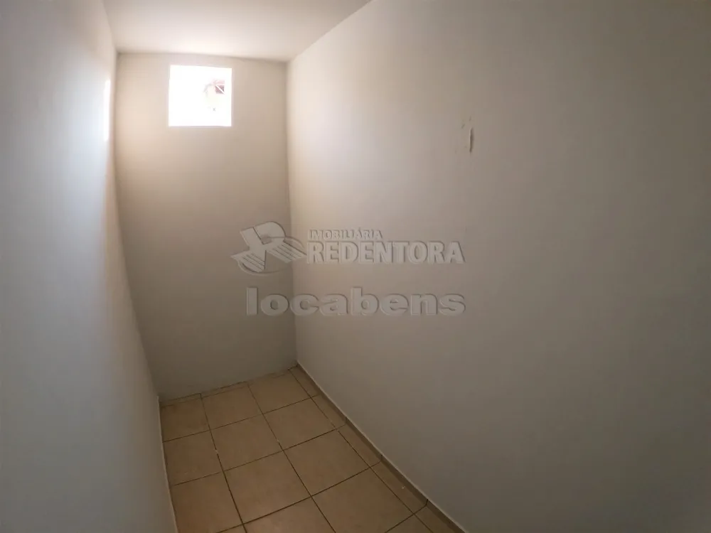 Alugar Casa / Padrão em São José do Rio Preto R$ 2.500,00 - Foto 9