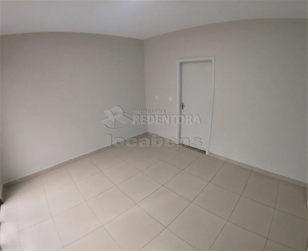 Alugar Casa / Padrão em São José do Rio Preto R$ 2.100,00 - Foto 5