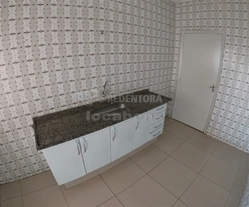 Alugar Casa / Padrão em São José do Rio Preto R$ 2.100,00 - Foto 8