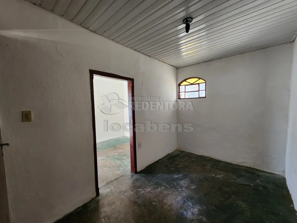 Alugar Casa / Padrão em São José do Rio Preto R$ 600,00 - Foto 3