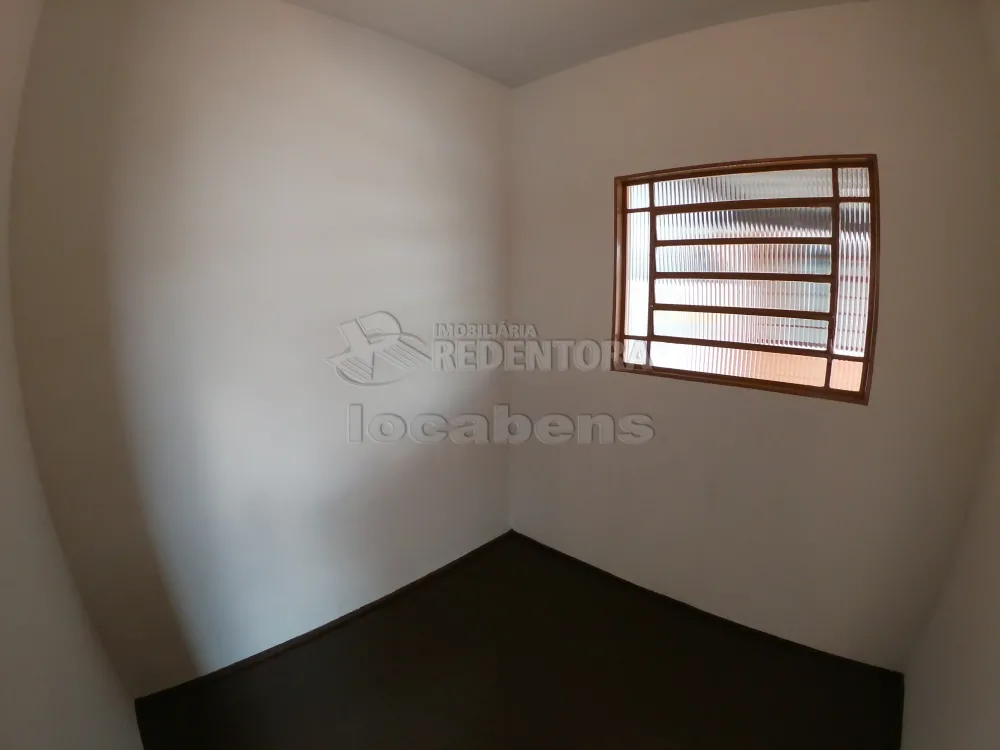 Alugar Casa / Padrão em São José do Rio Preto R$ 1.428,51 - Foto 32