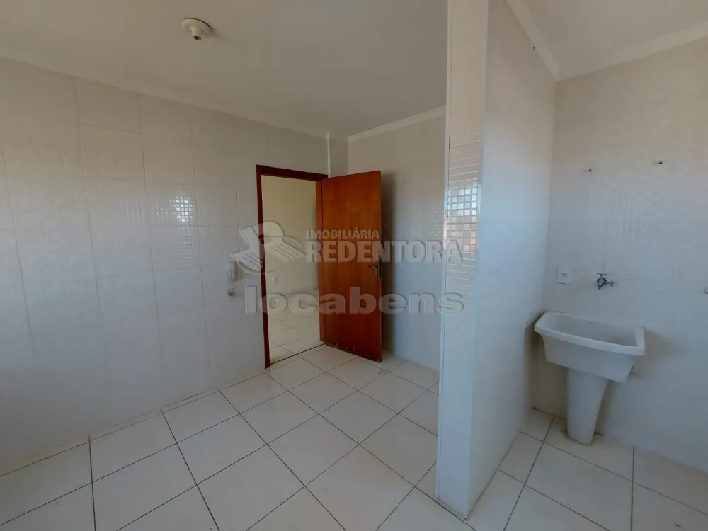 Alugar Apartamento / Padrão em São José do Rio Preto R$ 708,00 - Foto 5