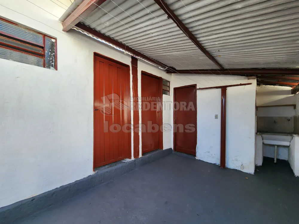 Alugar Casa / Padrão em São José do Rio Preto R$ 600,00 - Foto 1