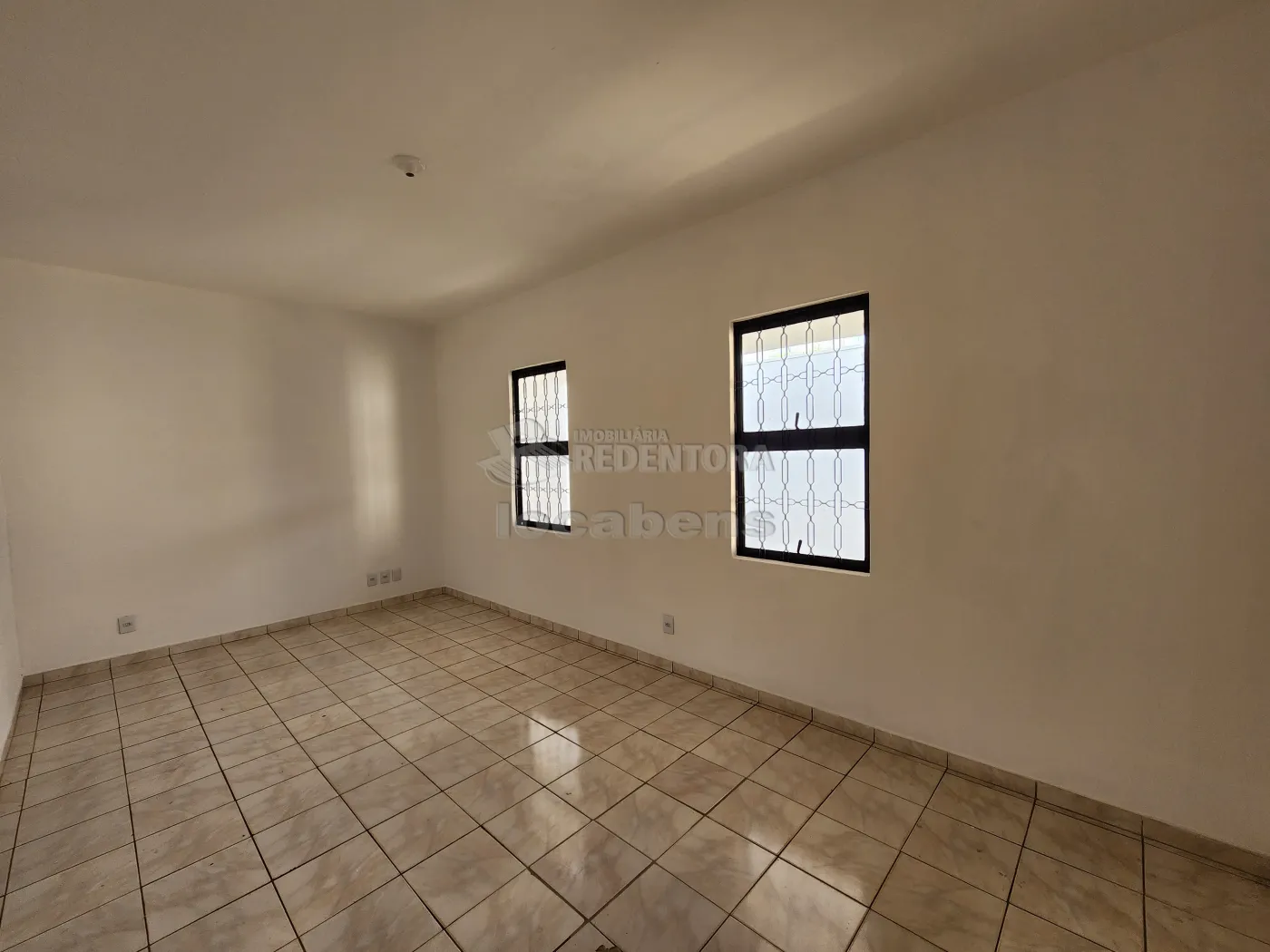 Alugar Casa / Padrão em São José do Rio Preto R$ 2.200,00 - Foto 2